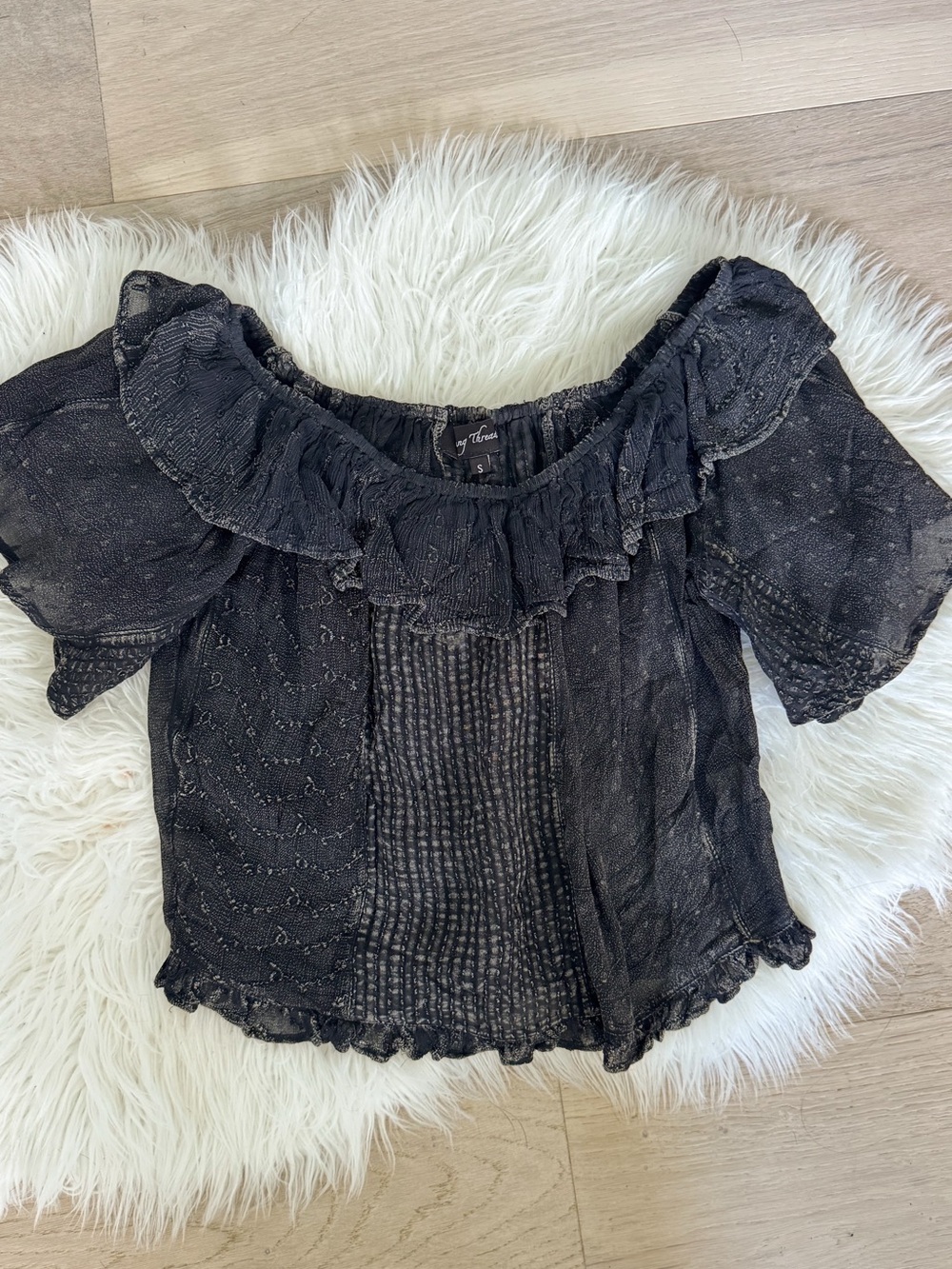 Young Threads Chic Charcoal Cropped Ruffle Top (Size Small)